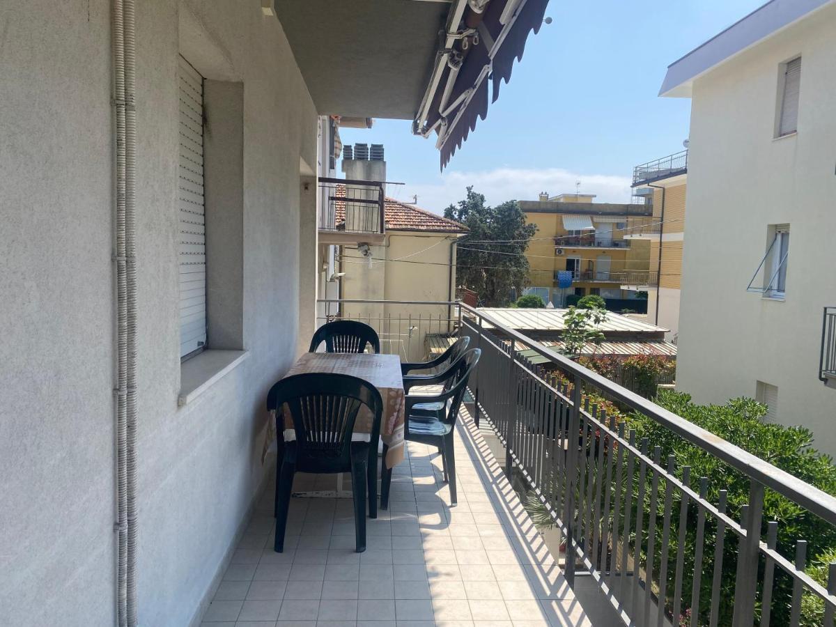 Via Pesaro A/C Apartment Marcelli Exterior foto