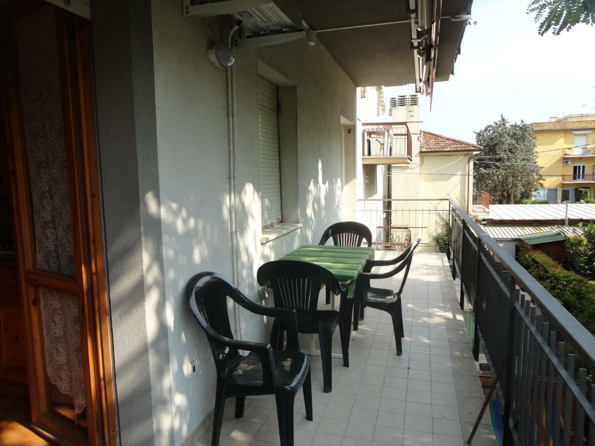 Via Pesaro A/C Apartment Marcelli Exterior foto